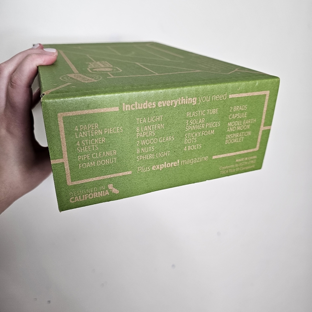 UNOPENED Kiwi Co kiwi crate "Exploring Stars" kit - Picture 4 of 5